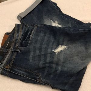 Dollhouse  Distressed Capris NWT Size 24